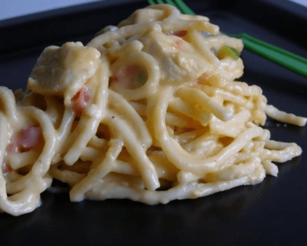 Serving of chicken spaghetti on a plate